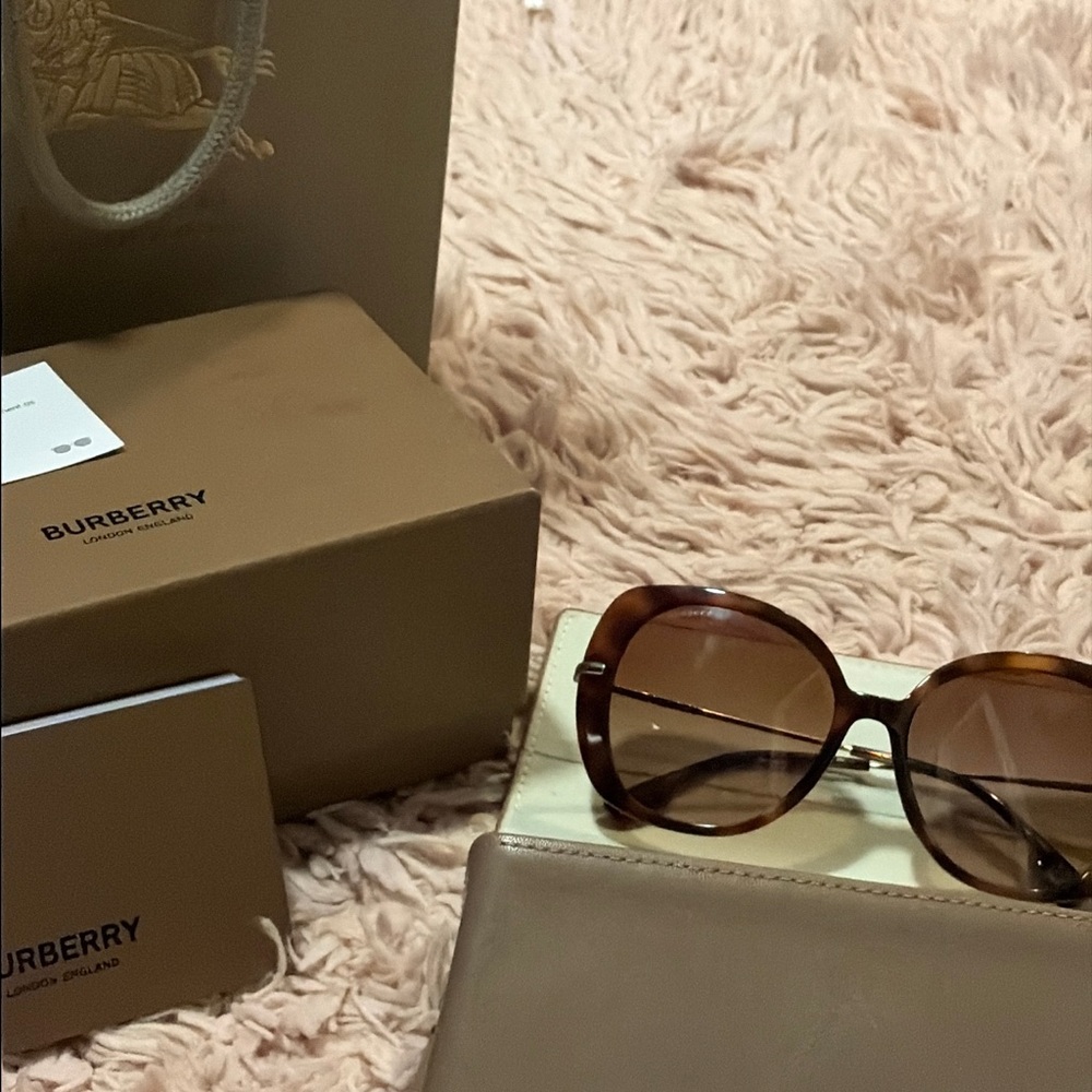 Burberry Tortoise Shell Sunglasses - Picture 3 of 16